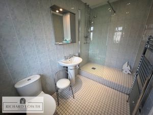 Ensuite Shower Room/WC- click for photo gallery